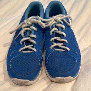 Women’s Nike blue /white sneakers. Slightly worn. Size 8 1/2.